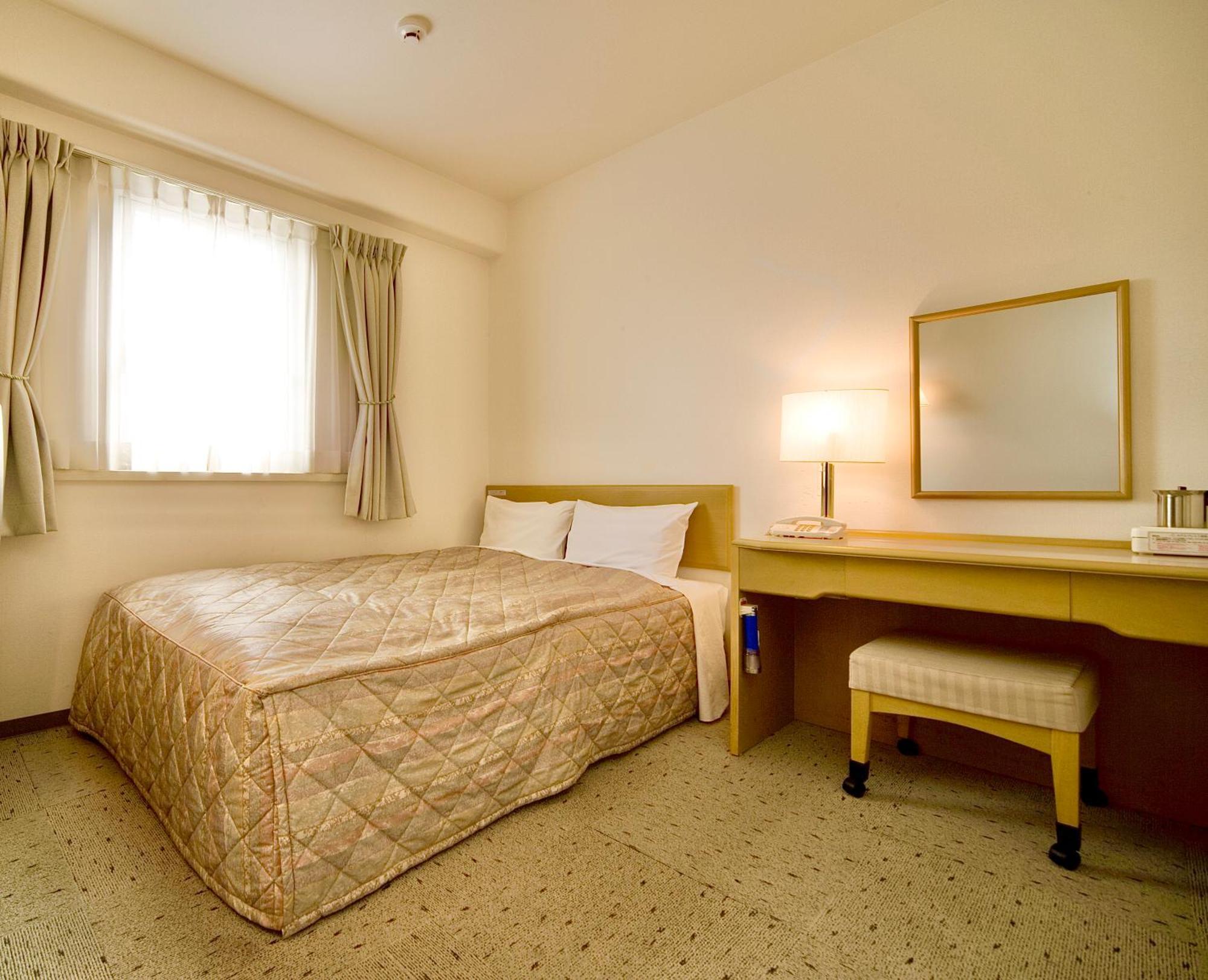 Kurashiki Ekimae Universal Hotel Exterior foto